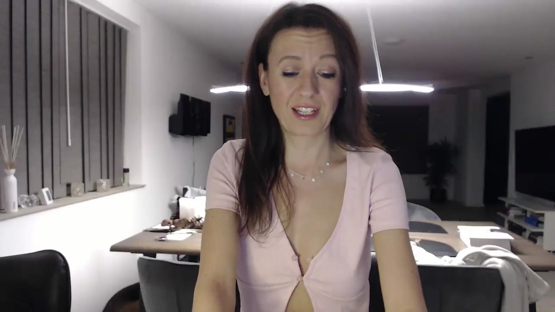 Gallery image thumbnail from Anelly's myfreecams stream on, 12/24/2023, 24:02 image 2 of 20