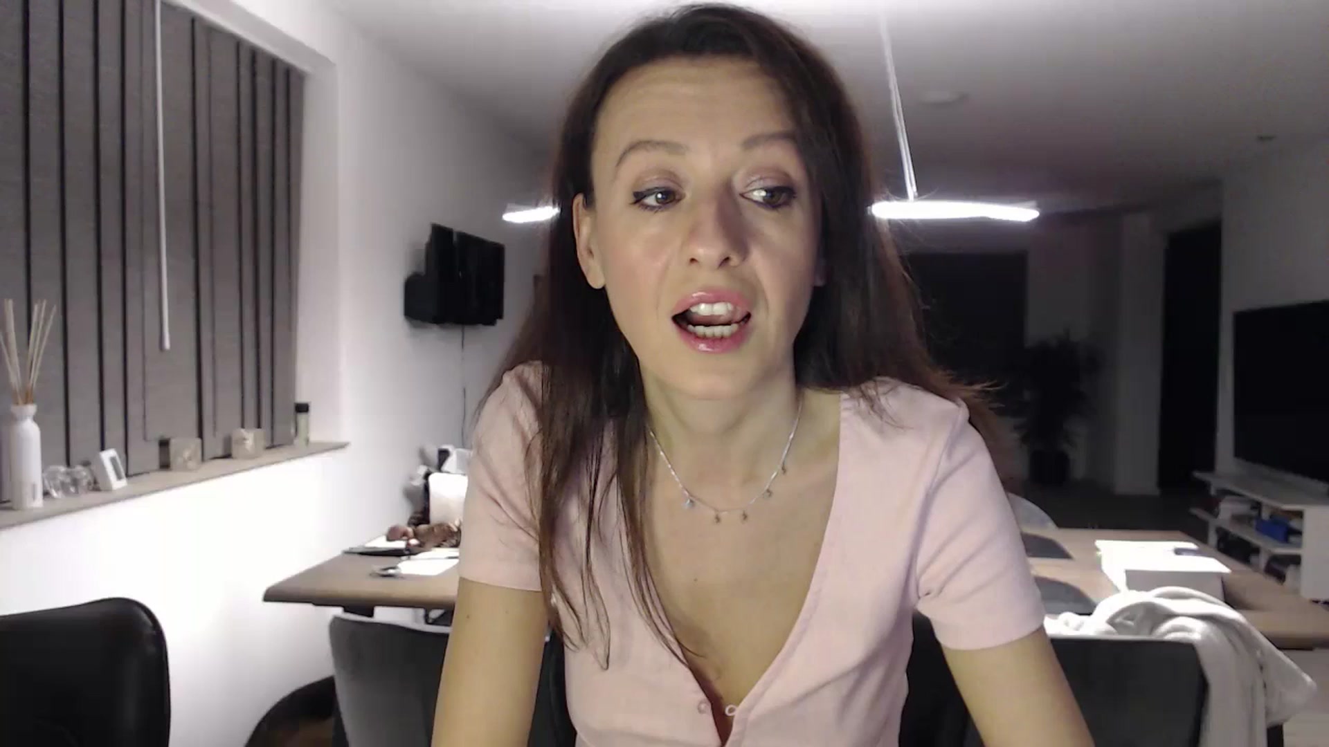 Gallery image thumbnail from Anelly's myfreecams stream on, 12/24/2023, 24:02 image 1 of 20