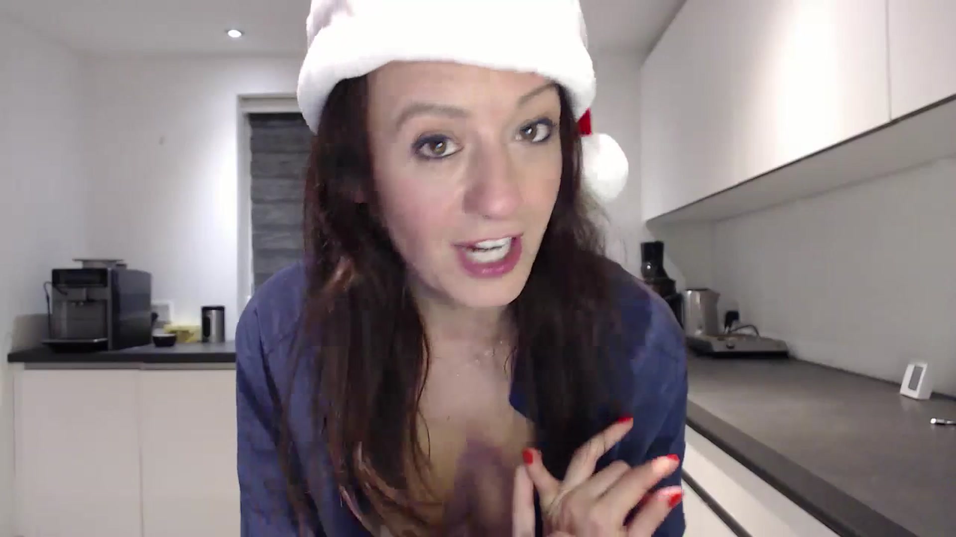 Gallery image thumbnail from Anelly's myfreecams stream on, 12/25/2023, 24:27 image 19 of 20