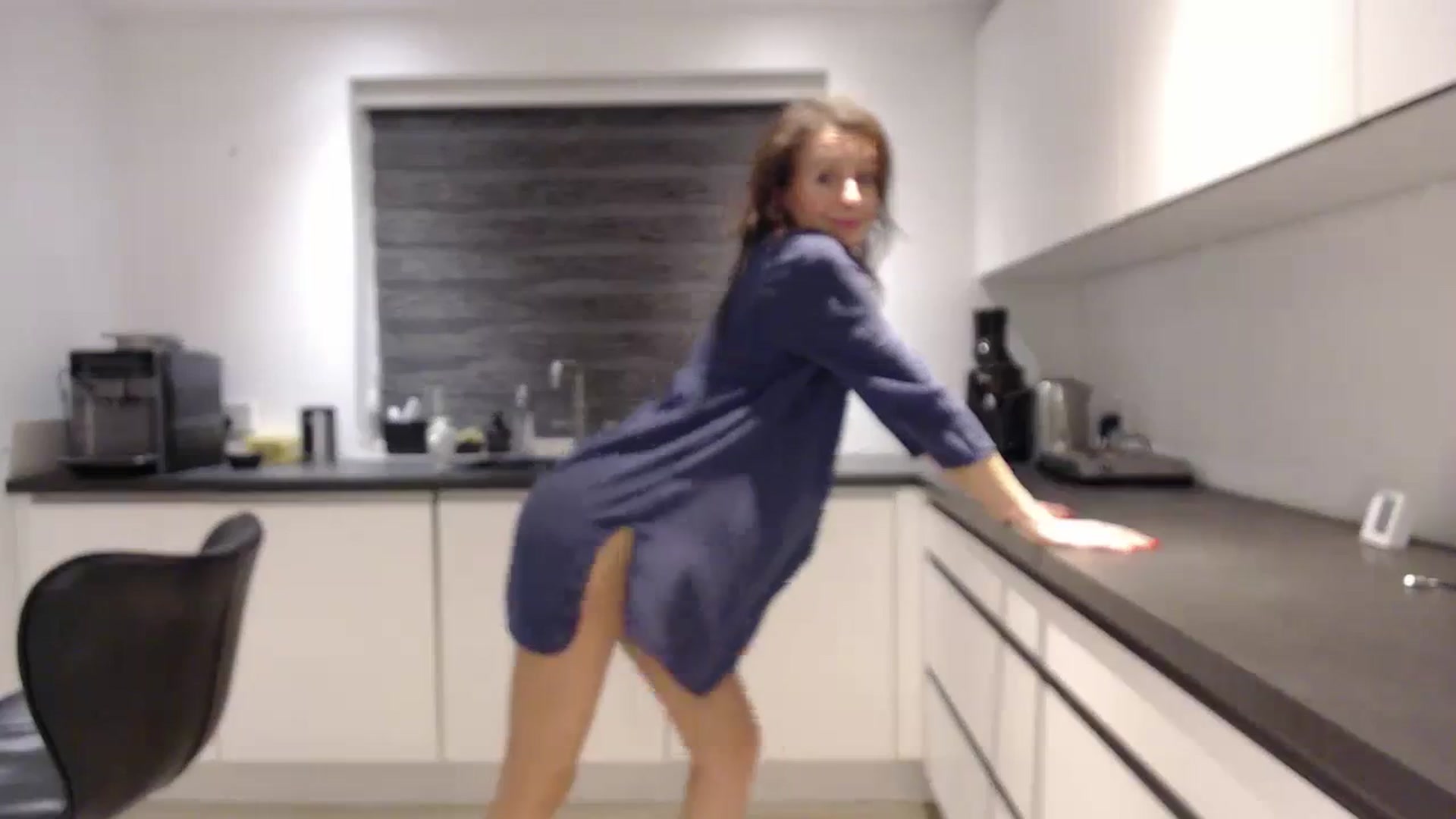 Gallery image thumbnail from Anelly's myfreecams stream on, 12/25/2023, 02:23 image 2 of 20