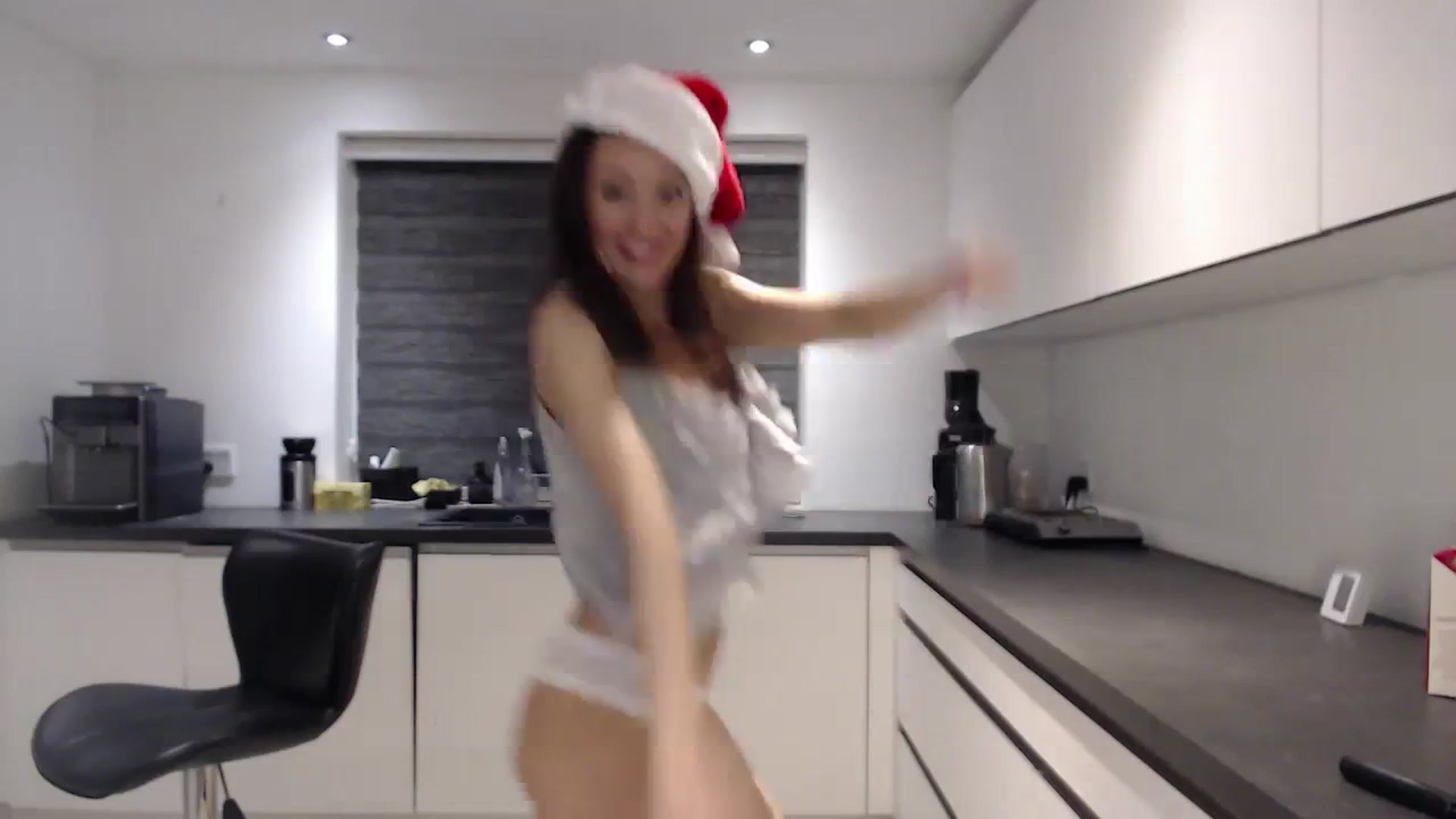 Gallery image thumbnail from Anelly's myfreecams stream on, 12/26/2023, 02:58 image 9 of 20