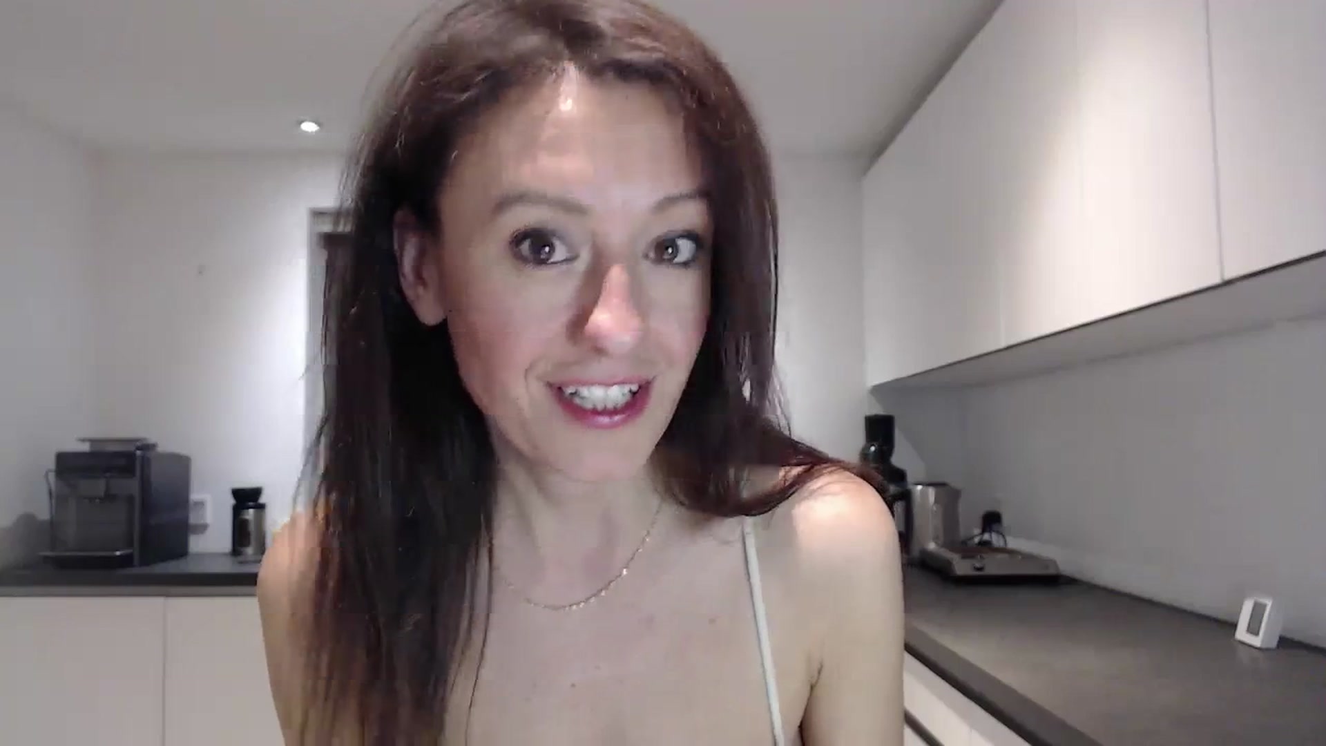 Gallery image thumbnail from Anelly's myfreecams stream on, 12/31/2023, 02:28 image 11 of 20