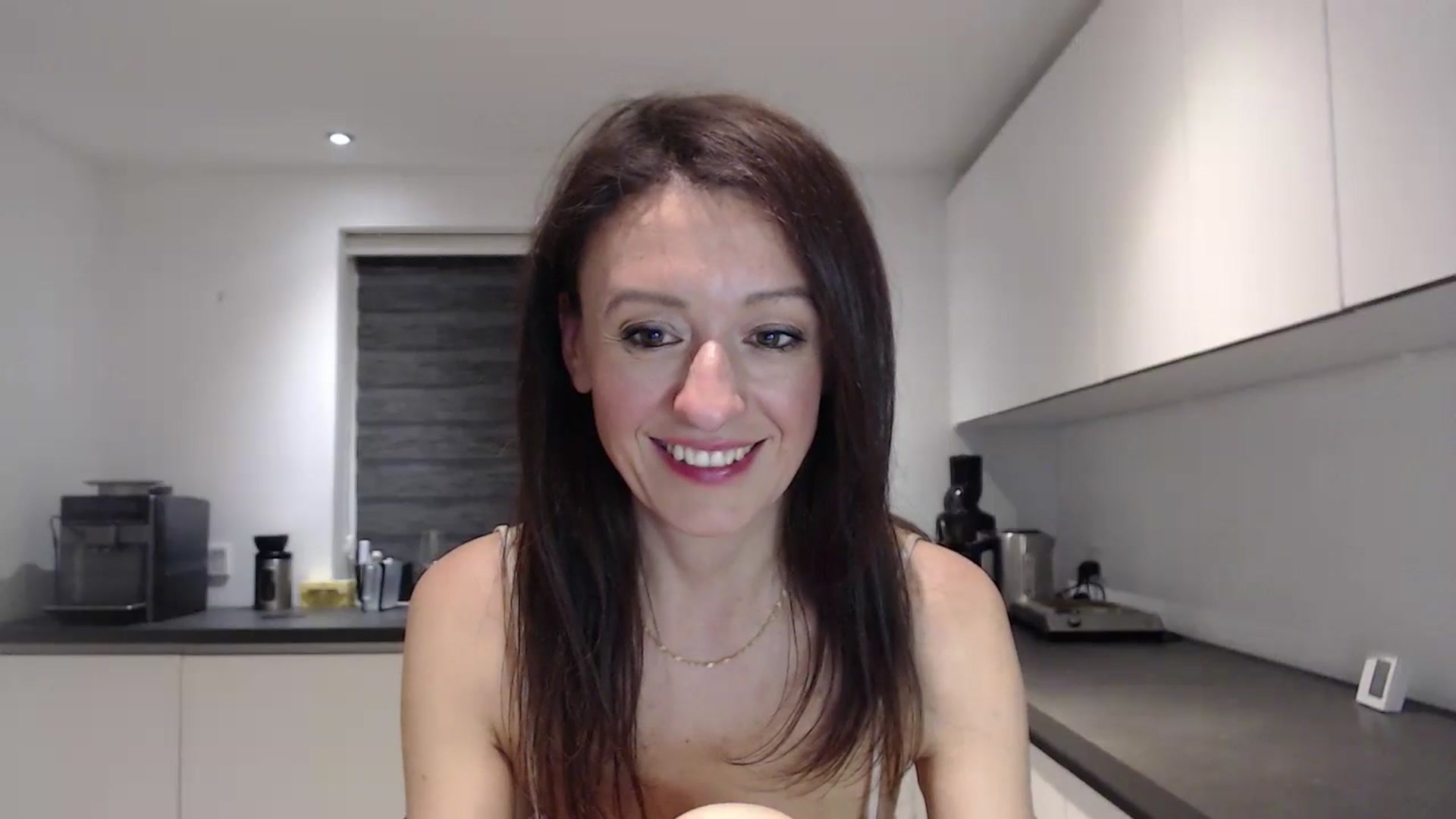 Gallery image thumbnail from Anelly's myfreecams stream on, 12/31/2023, 02:43 image 14 of 20
