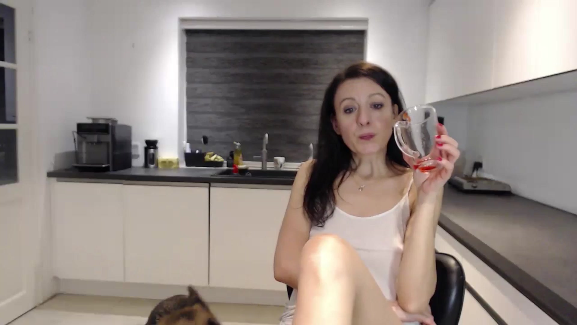 Gallery image thumbnail from Anelly's myfreecams stream on, 01/14/2024, 01:56 image 11 of 20