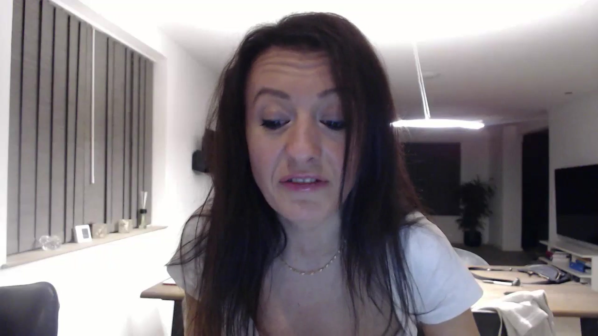 Gallery image thumbnail from Anelly's myfreecams stream on, 01/21/2024, 24:41 image 6 of 20