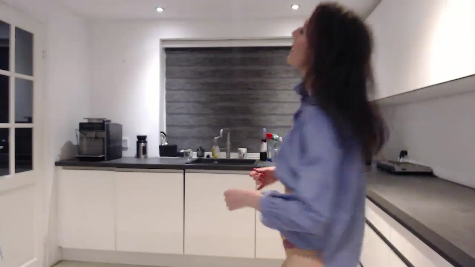 Gallery image thumbnail from Anelly's myfreecams stream on, 01/27/2024, 23:38 image 15 of 20