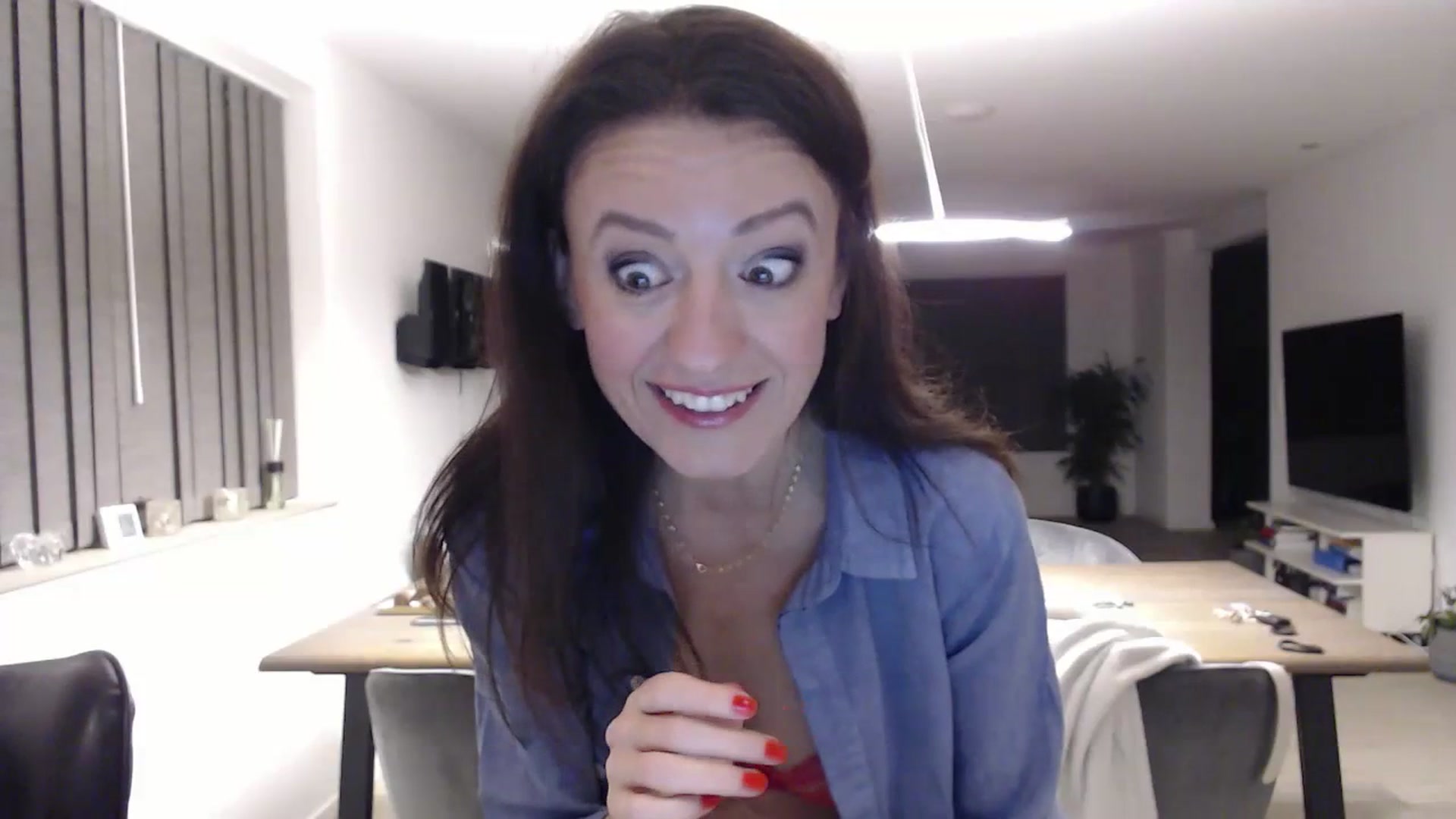 Gallery image thumbnail from Anelly's myfreecams stream on, 01/27/2024, 23:38 image 5 of 20