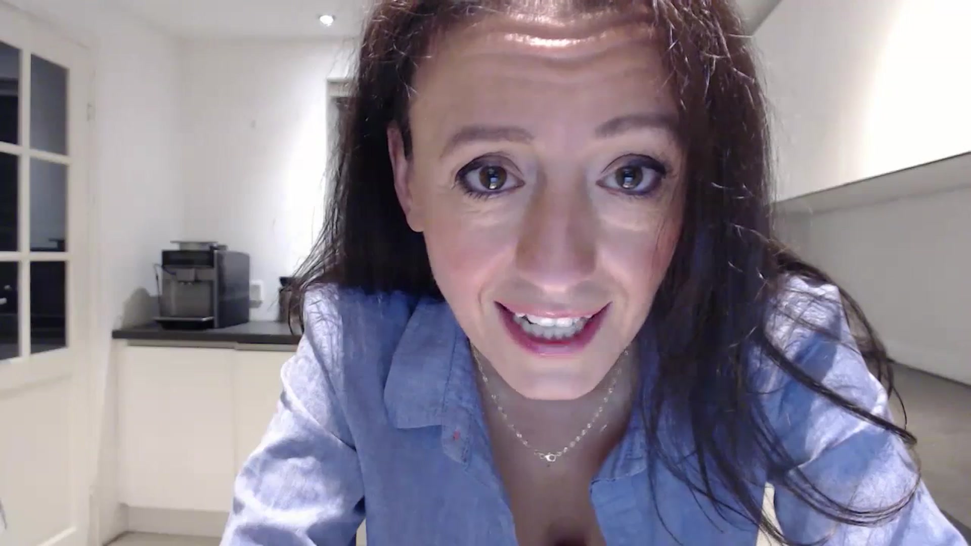Gallery image thumbnail from Anelly's myfreecams stream on, 01/28/2024, 24:16 image 11 of 20