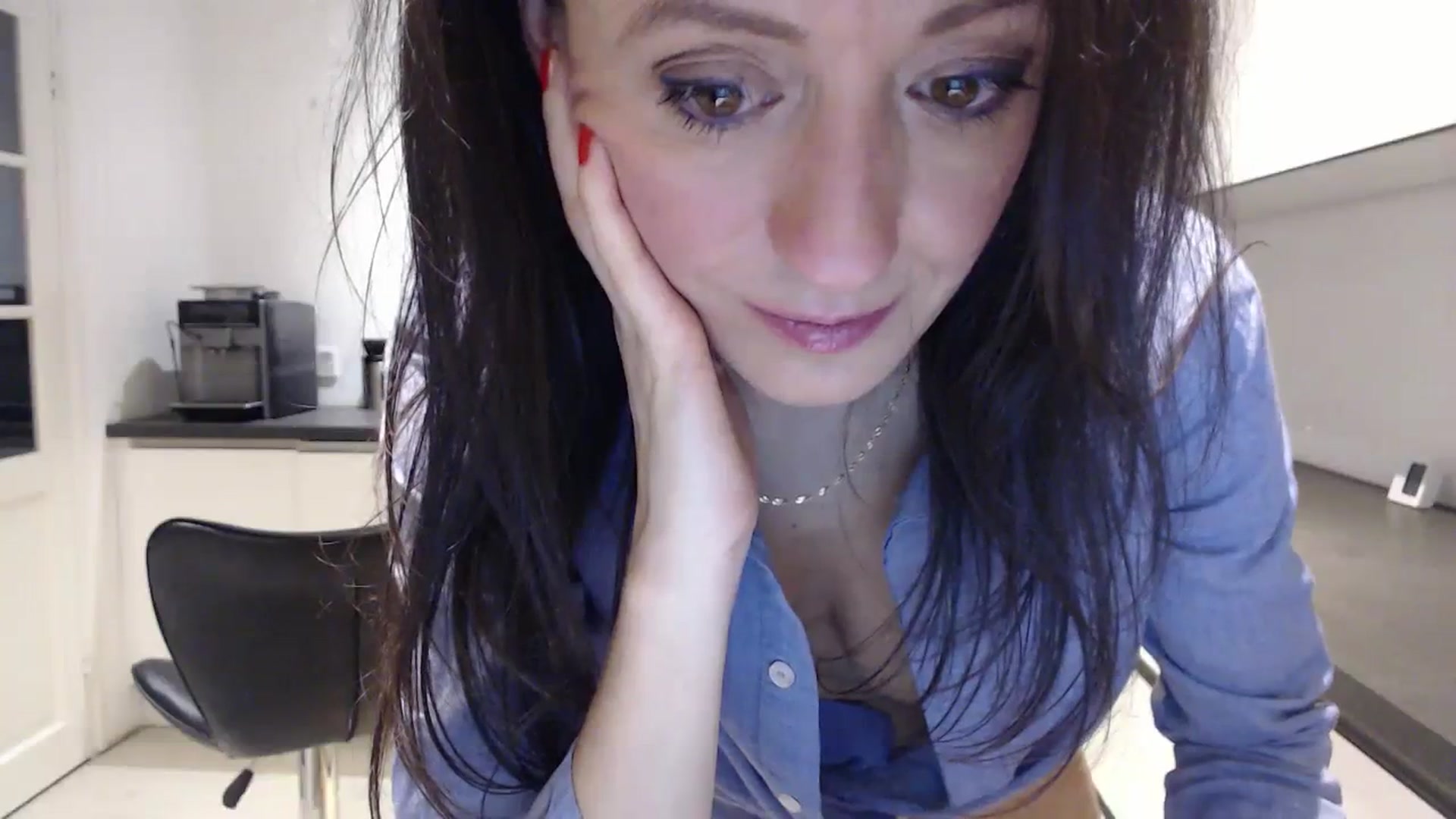 Gallery image thumbnail from Anelly's myfreecams stream on, 01/28/2024, 02:29 image 12 of 20