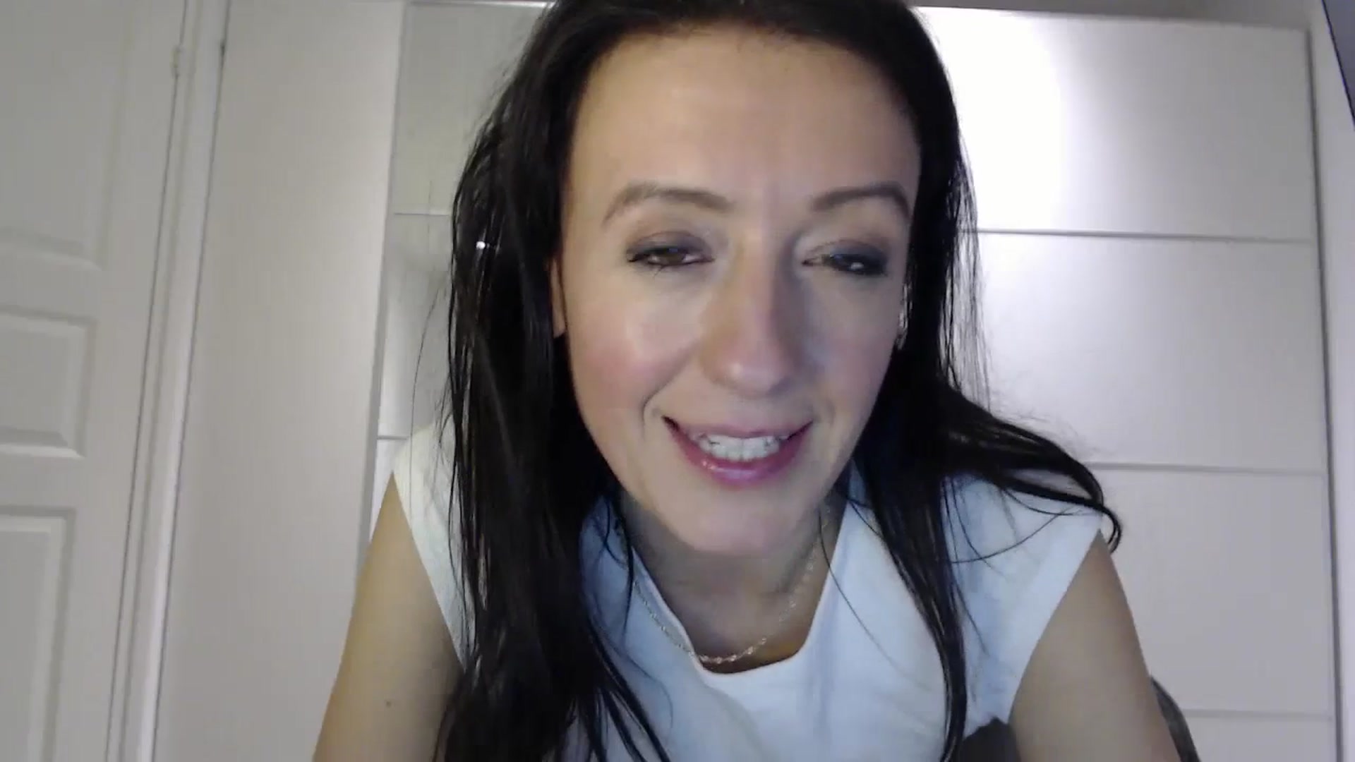 Gallery image thumbnail from Anelly's myfreecams stream on, 01/28/2024, 22:22 image 11 of 20
