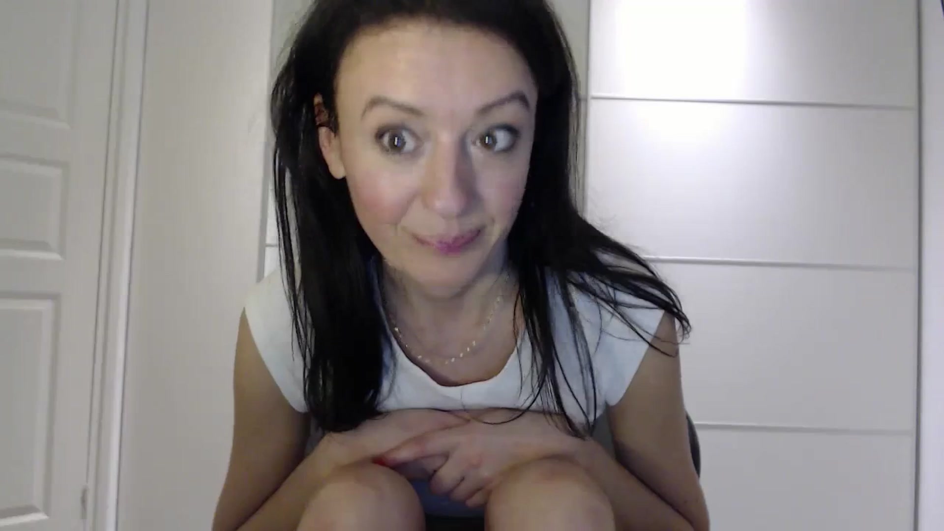 Gallery image thumbnail from Anelly's myfreecams stream on, 01/28/2024, 22:22 image 13 of 20