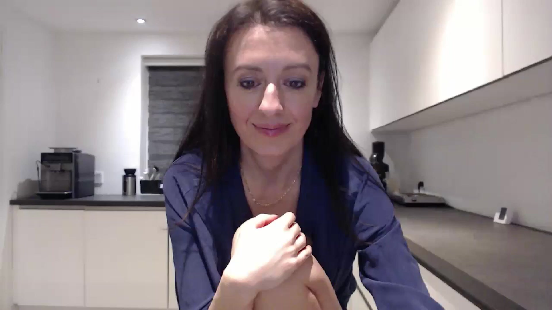 Gallery image thumbnail from Anelly's myfreecams stream on, 02/04/2024, 02:00 image 11 of 20