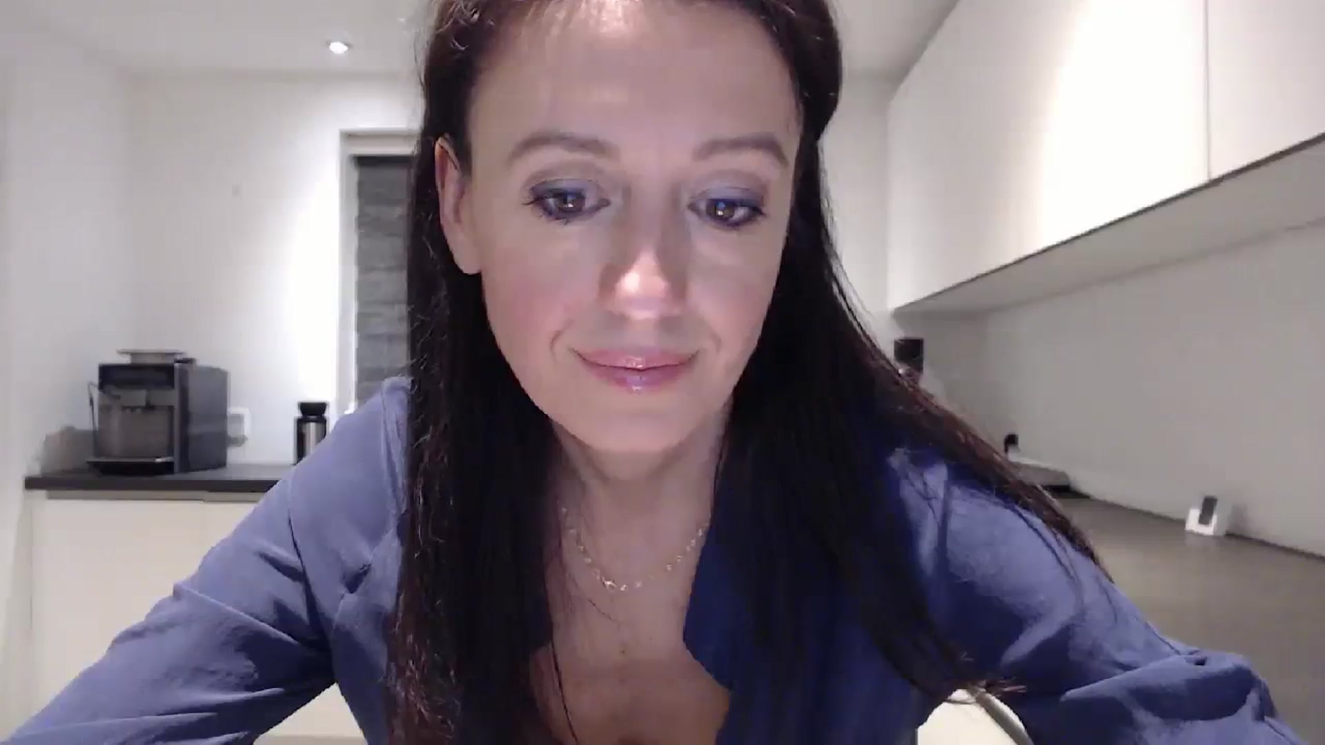 Gallery image thumbnail from Anelly's myfreecams stream on, 02/04/2024, 02:51 image 8 of 20