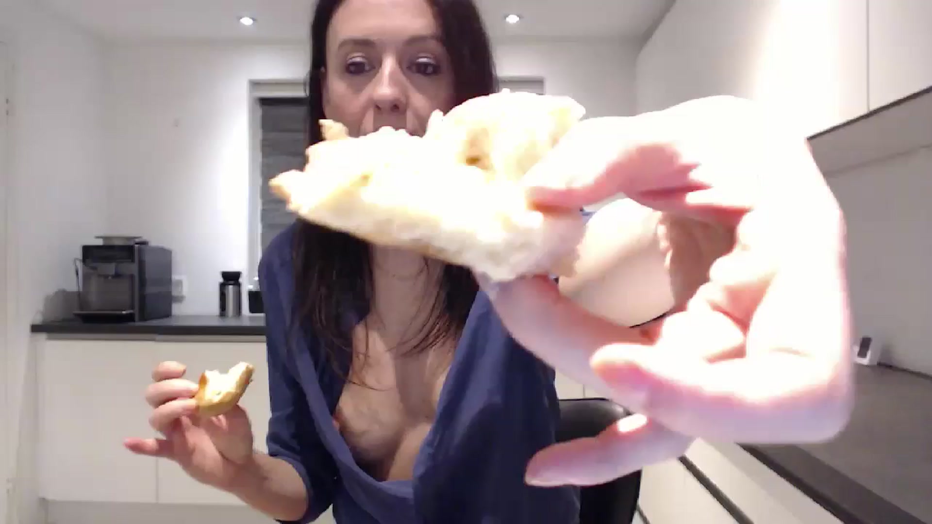 Gallery image thumbnail from Anelly's myfreecams stream on, 02/04/2024, 02:51 image 1 of 20