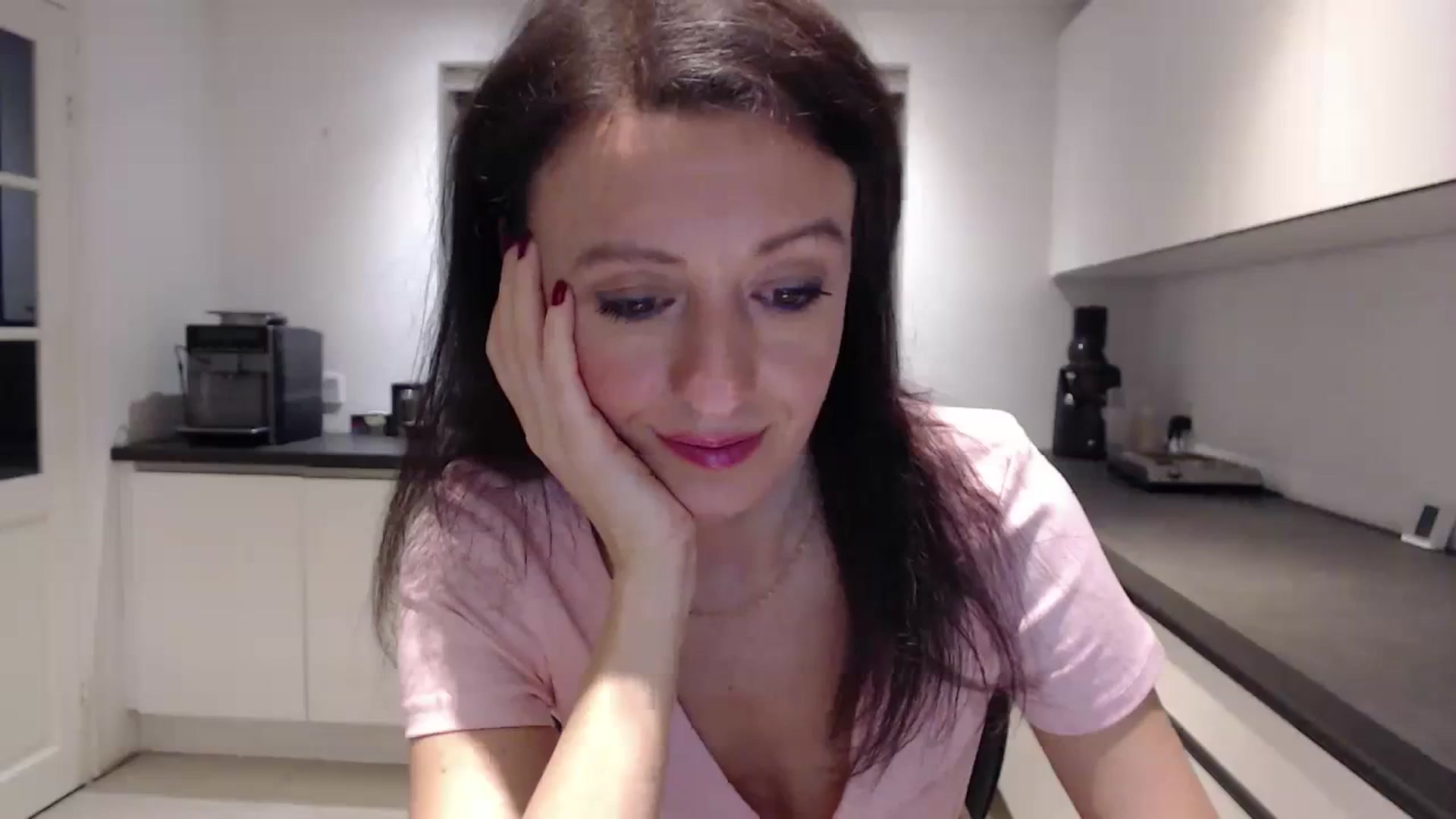 Gallery image thumbnail from Anelly's myfreecams stream on, 02/11/2024, 01:34 image 19 of 20