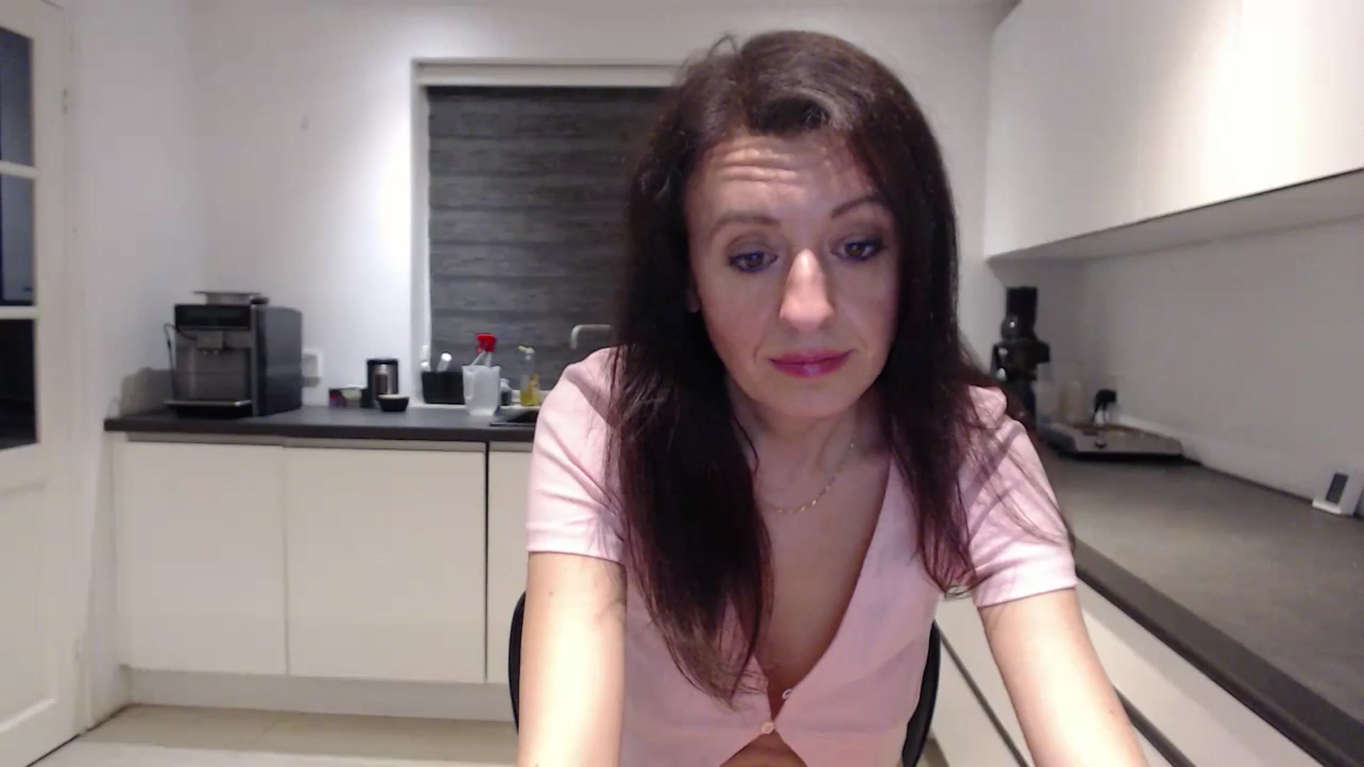 Gallery image thumbnail from Anelly's myfreecams stream on, 02/11/2024, 01:34 image 20 of 20