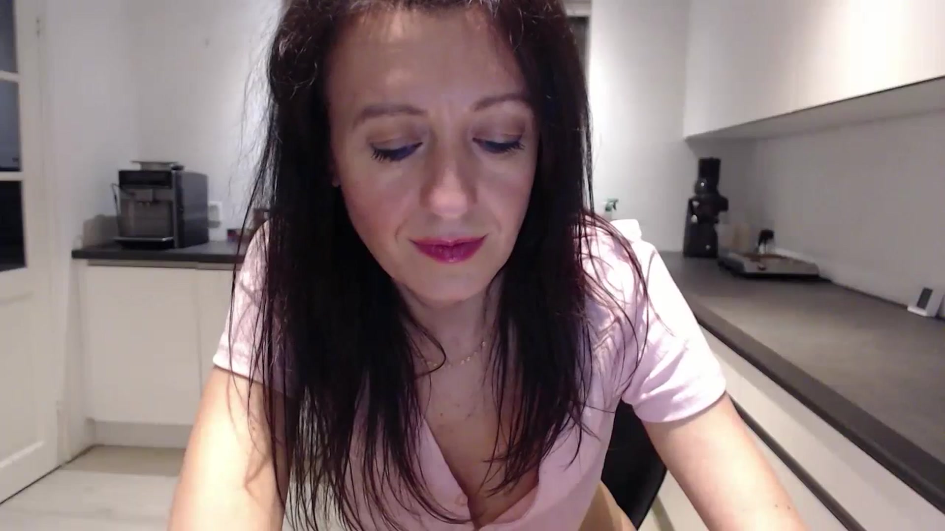 Gallery image thumbnail from Anelly's myfreecams stream on, 02/11/2024, 01:34 image 7 of 20