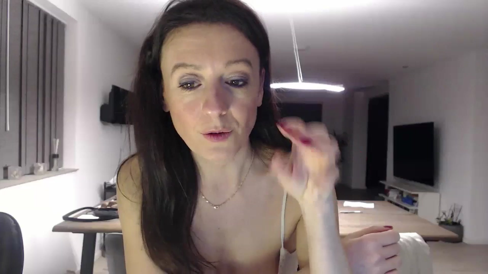 Gallery image thumbnail from Anelly's myfreecams stream on, 02/18/2024, 01:33 image 2 of 20