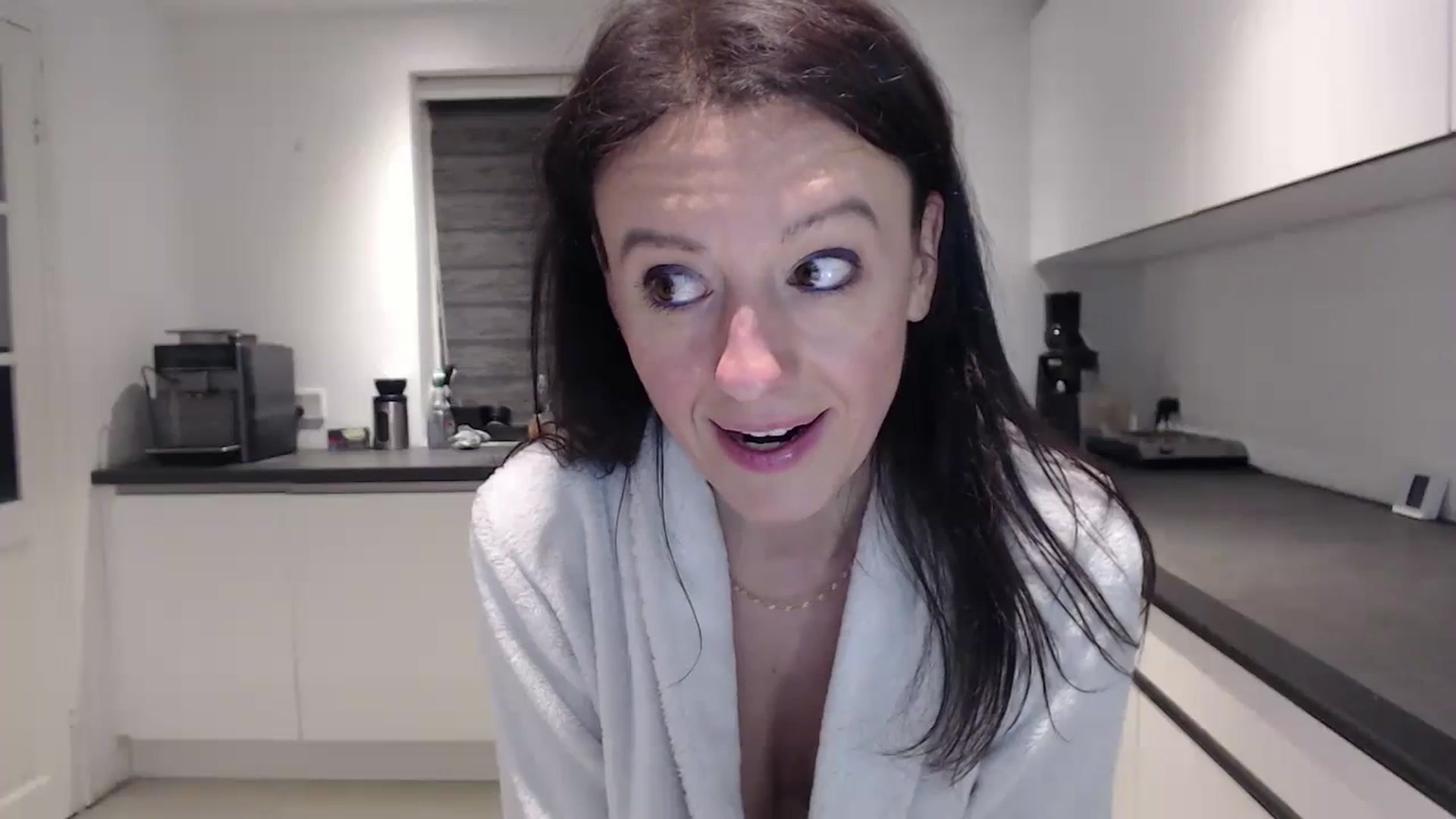 Gallery image thumbnail from Anelly's myfreecams stream on, 02/18/2024, 03:03 image 9 of 20