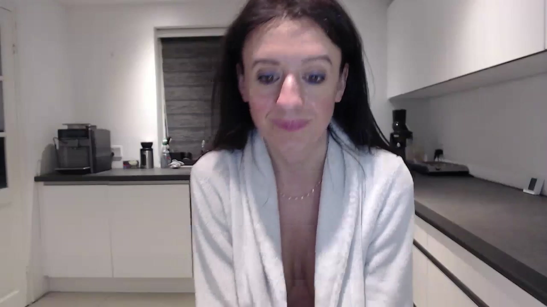 Gallery image thumbnail from Anelly's myfreecams stream on, 02/18/2024, 03:03 image 10 of 20