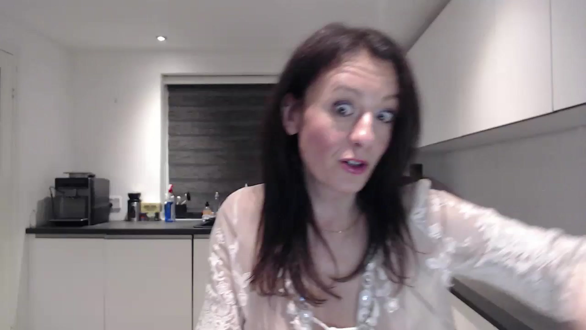 Gallery image thumbnail from Anelly's myfreecams stream on, 03/10/2024, 02:46 image 1 of 20