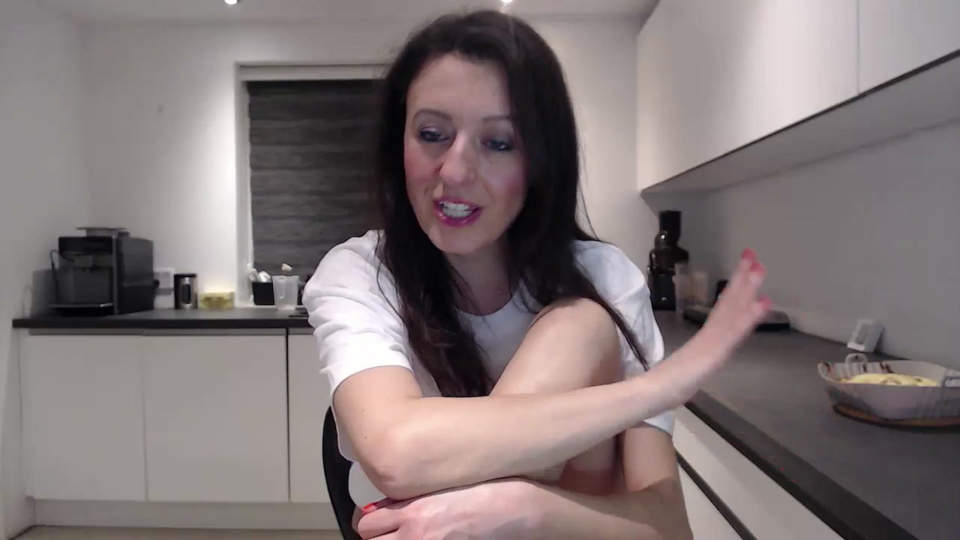 Gallery image thumbnail from Anelly's myfreecams stream on, 03/31/2024, 01:02 image 19 of 20