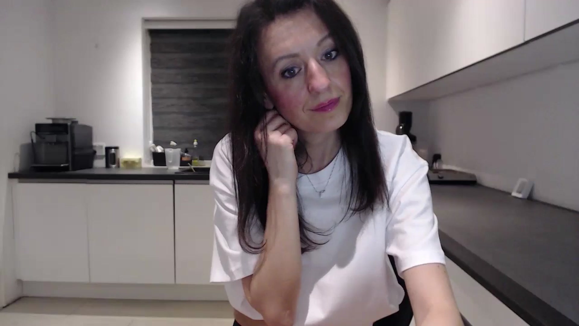 Gallery image thumbnail from Anelly's myfreecams stream on, 03/31/2024, 01:02 image 2 of 20