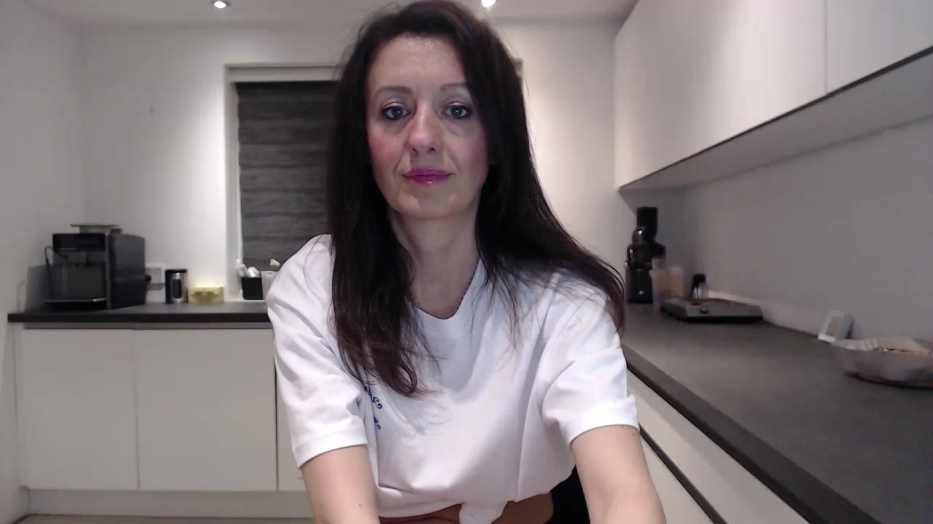 Gallery image thumbnail from Anelly's myfreecams stream on, 03/31/2024, 02:19 image 9 of 20