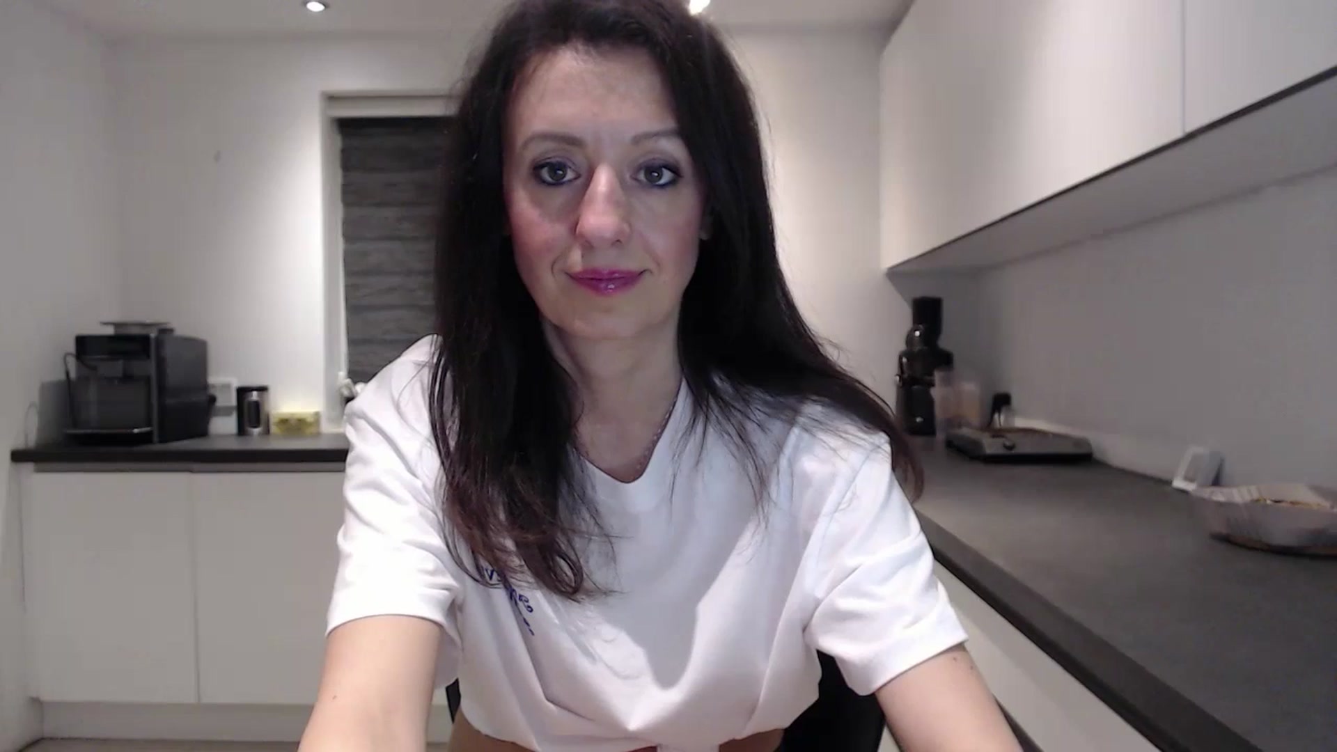 Gallery image thumbnail from Anelly's myfreecams stream on, 03/31/2024, 02:19 image 8 of 20