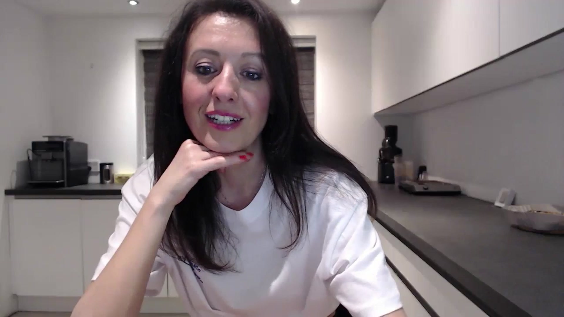 Gallery image thumbnail from Anelly's myfreecams stream on, 03/31/2024, 02:19 image 6 of 20