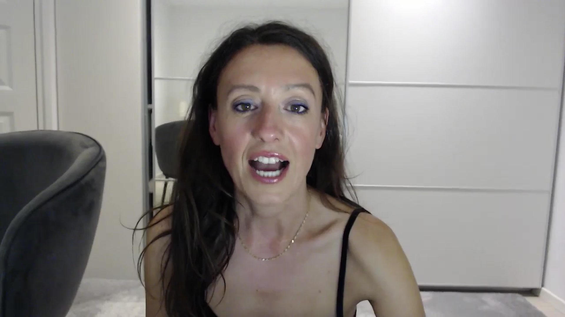 Gallery image thumbnail from Anelly's myfreecams stream on, 07/21/2024, 20:17 image 13 of 20