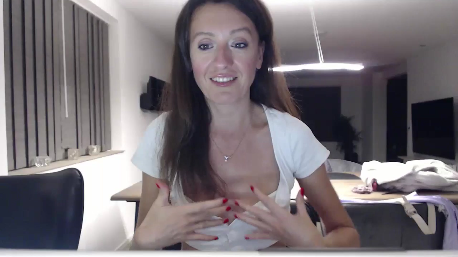 Gallery image thumbnail from Anelly's myfreecams stream on, 07/27/2024, 23:09 image 1 of 20