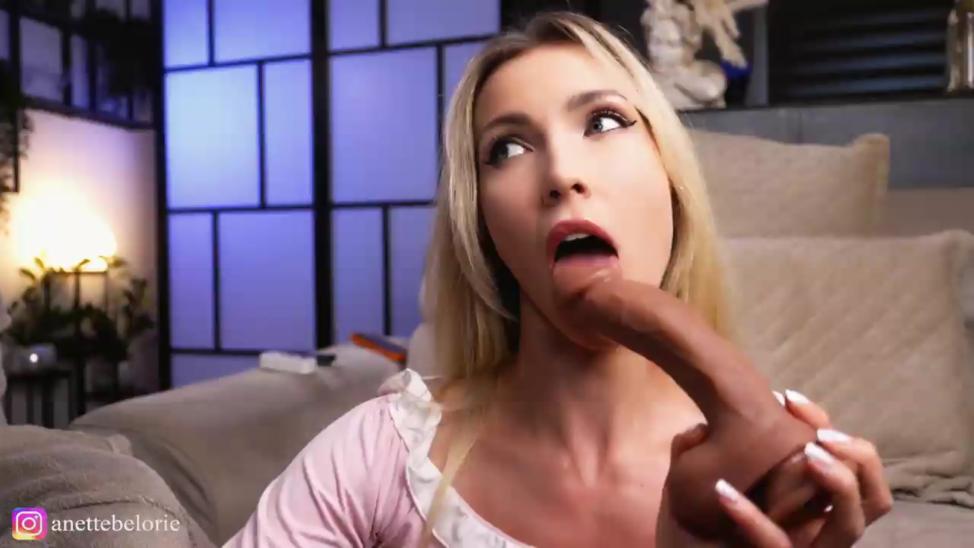 Gallery image thumbnail from Anettebelorie's myfreecams stream on, 09/13/2026, 15:29 image 1 of 20