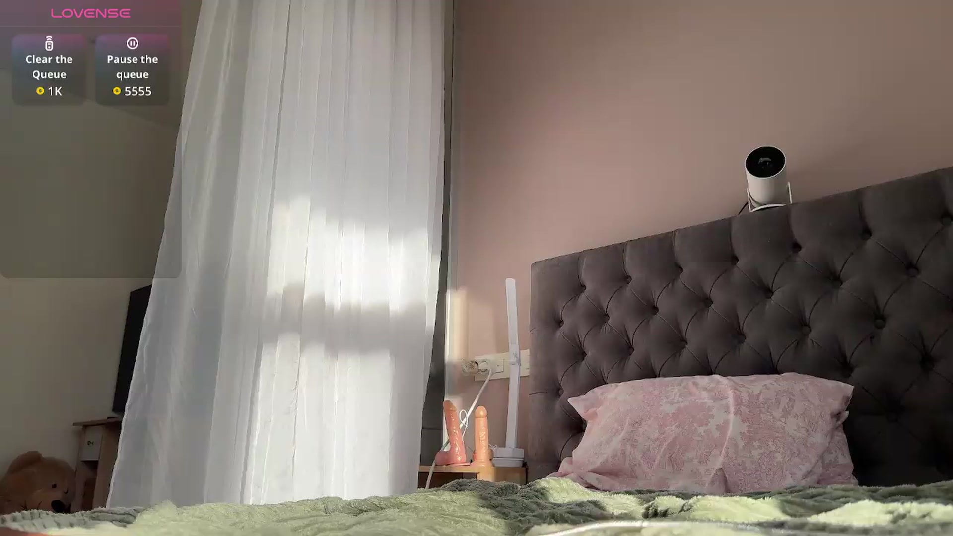 Gallery image thumbnail from AnettiRosseee's myfreecams stream on, 05/20/2026, 15:40 image 12 of 20