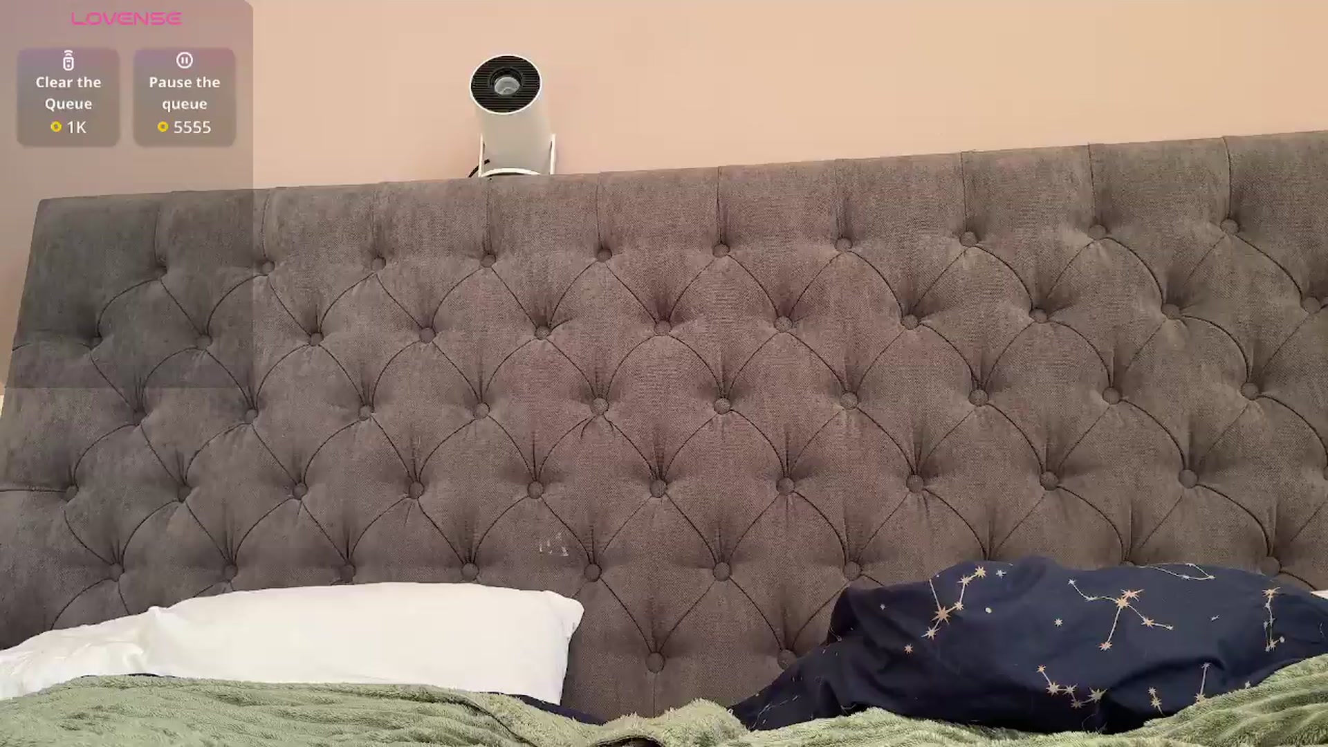 Gallery image thumbnail from AnettiRosseee's myfreecams stream on, 05/27/2026, 14:32 image 4 of 20