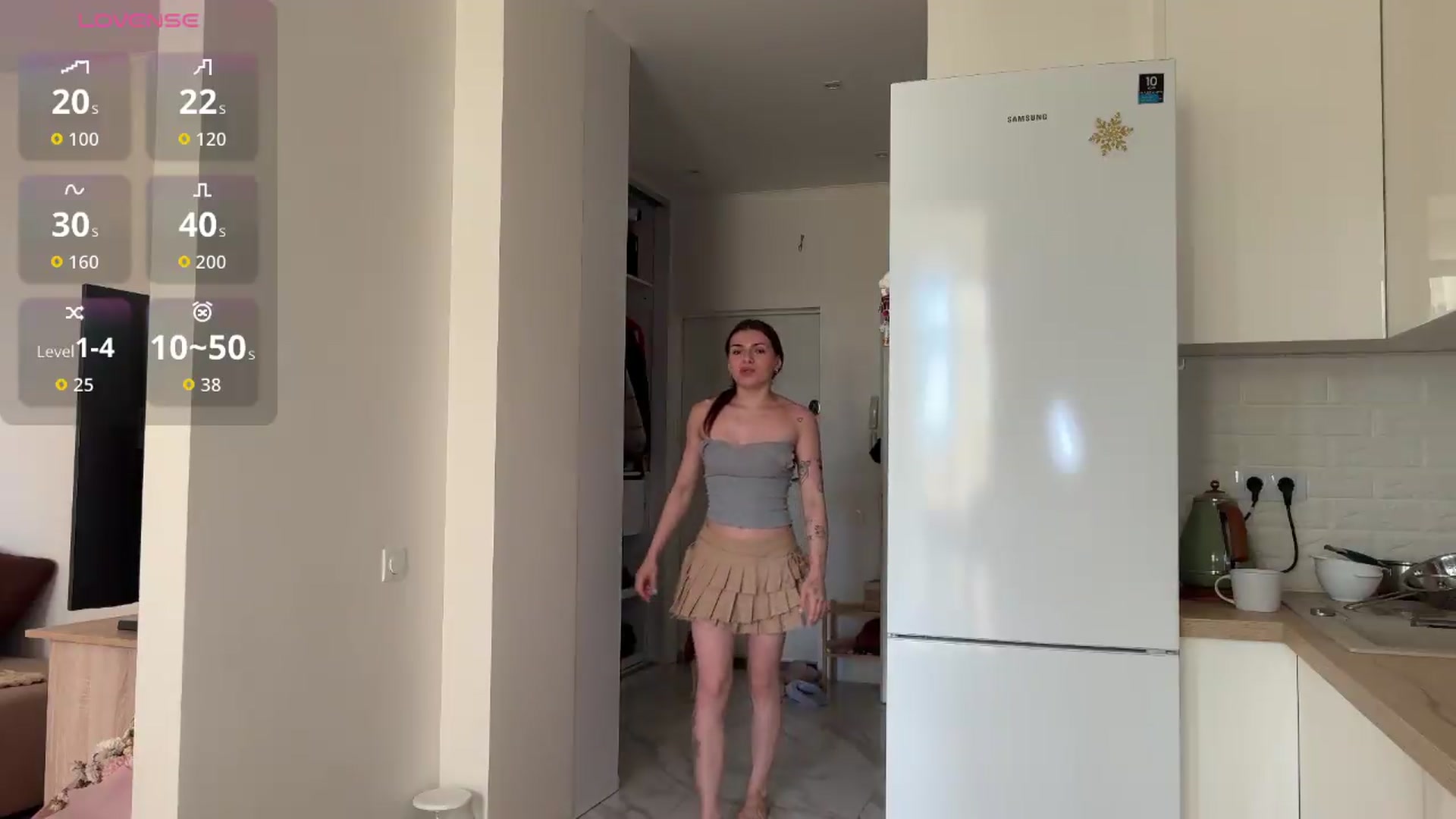 Gallery image thumbnail from AnettiRosseee's myfreecams stream on, 06/13/2026, 17:25 image 8 of 20