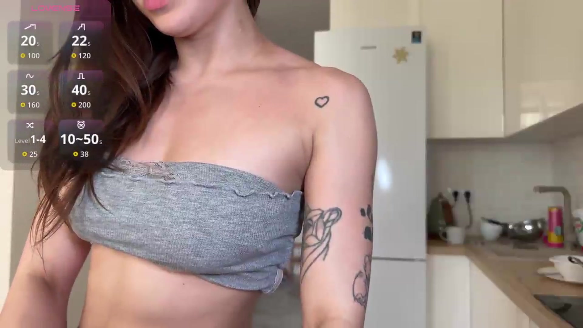 Gallery image thumbnail from AnettiRosseee's myfreecams stream on, 06/13/2026, 17:25 image 9 of 20