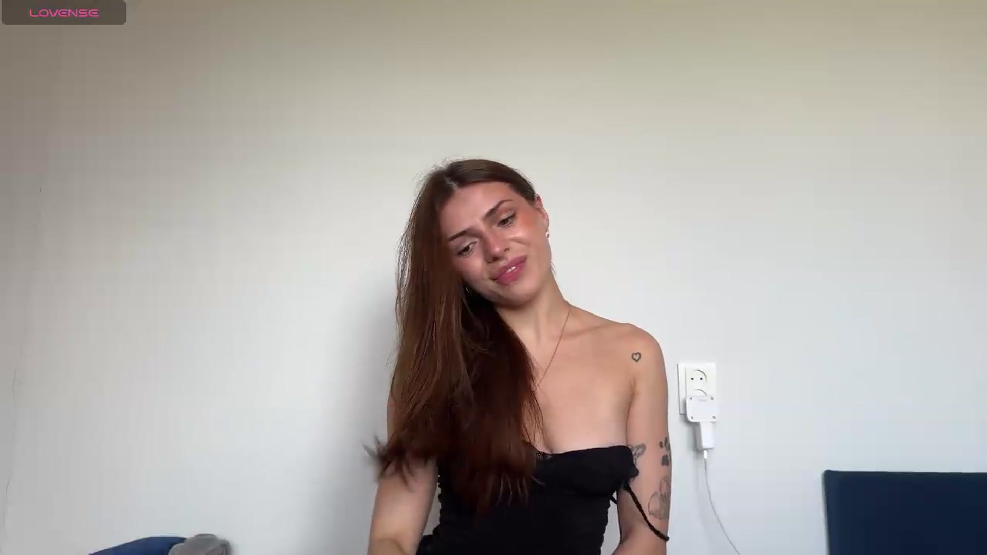 Gallery image thumbnail from AnettiRosseee's myfreecams stream on, 06/21/2026, 13:43 image 19 of 20