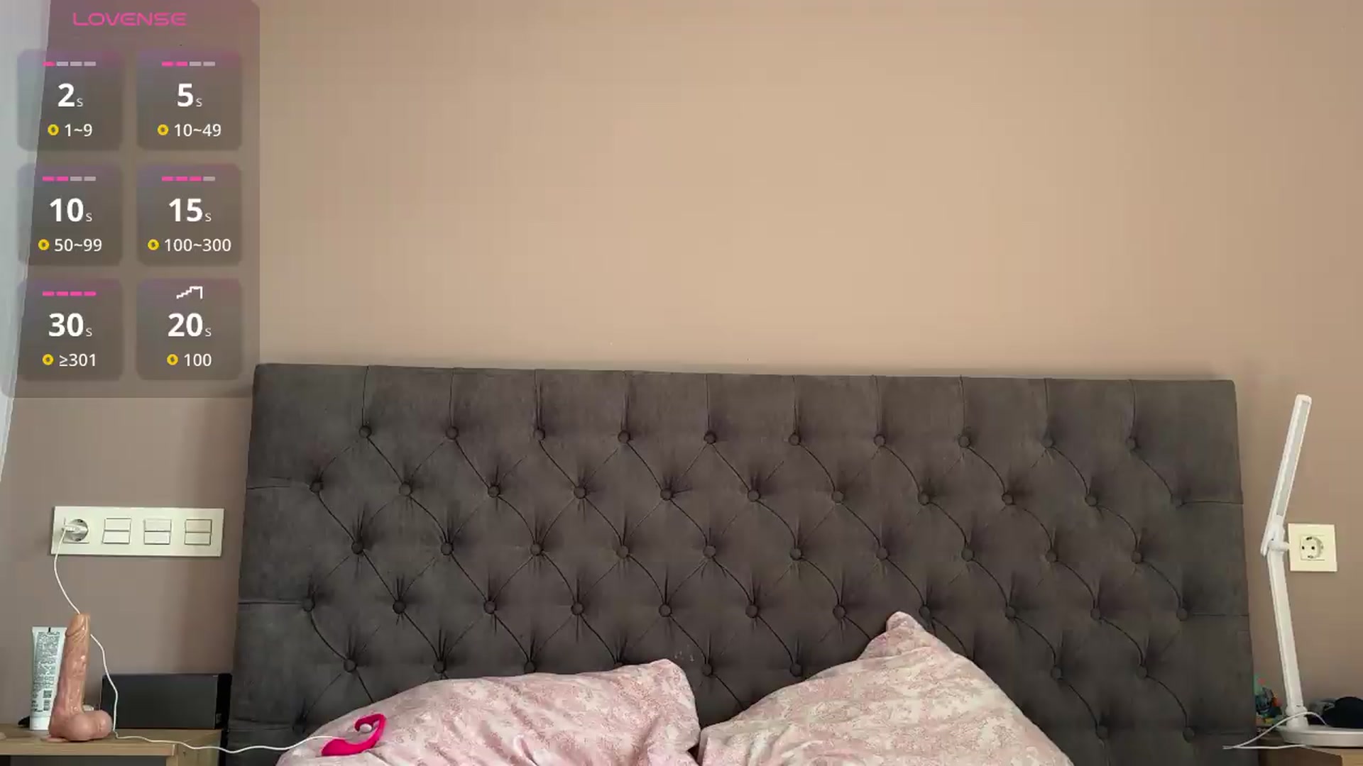 Gallery image thumbnail from AnettiRosseee's myfreecams stream on, 07/13/2026, 13:31 image 12 of 20