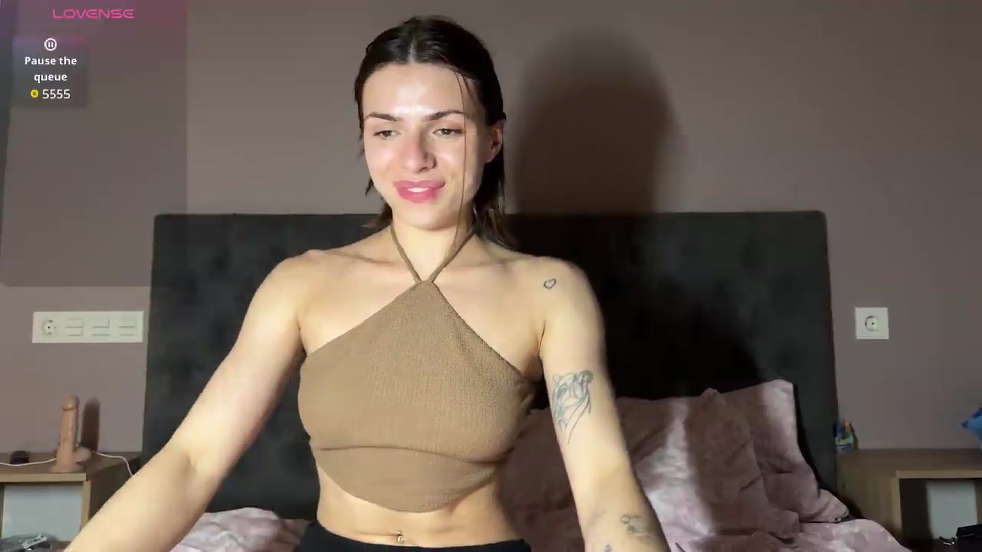 Gallery image thumbnail from AnettiRosseee's myfreecams stream on, 07/15/2026, 19:37 image 14 of 20