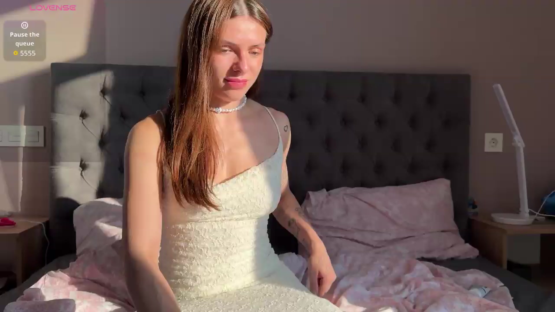Gallery image thumbnail from AnettiRosseee's myfreecams stream on, 07/16/2026, 16:27 image 4 of 20