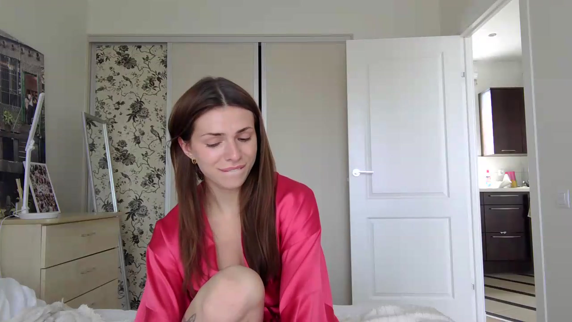 Gallery image thumbnail from AnettiRosseee's myfreecams stream on, 08/03/2026, 14:58 image 16 of 20