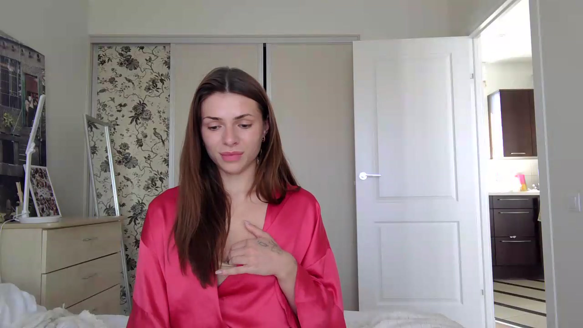 Gallery image thumbnail from AnettiRosseee's myfreecams stream on, 08/03/2026, 14:58 image 15 of 20