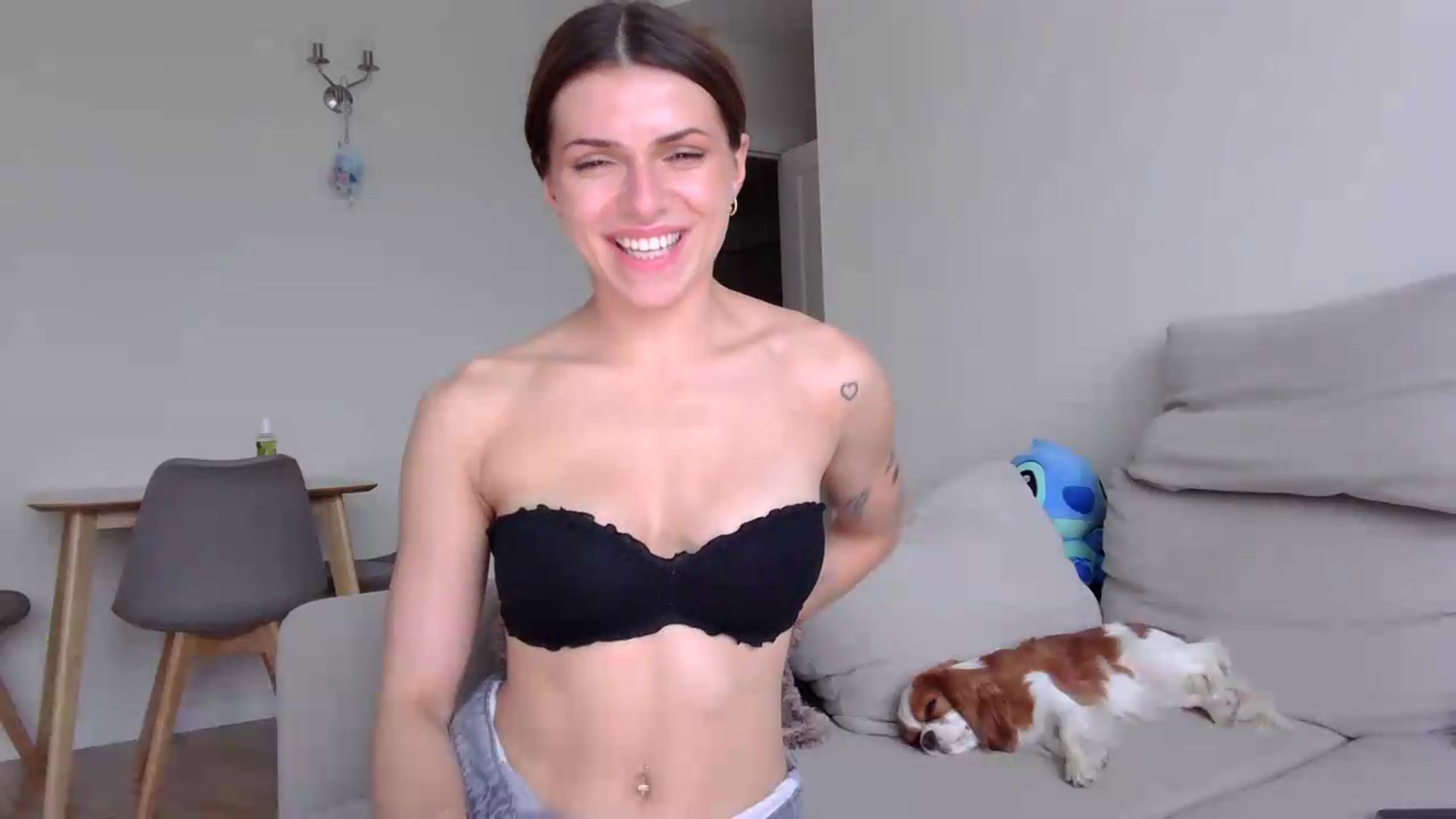 Gallery image thumbnail from AnettiRosseee's myfreecams stream on, 08/05/2026, 18:34 image 16 of 20