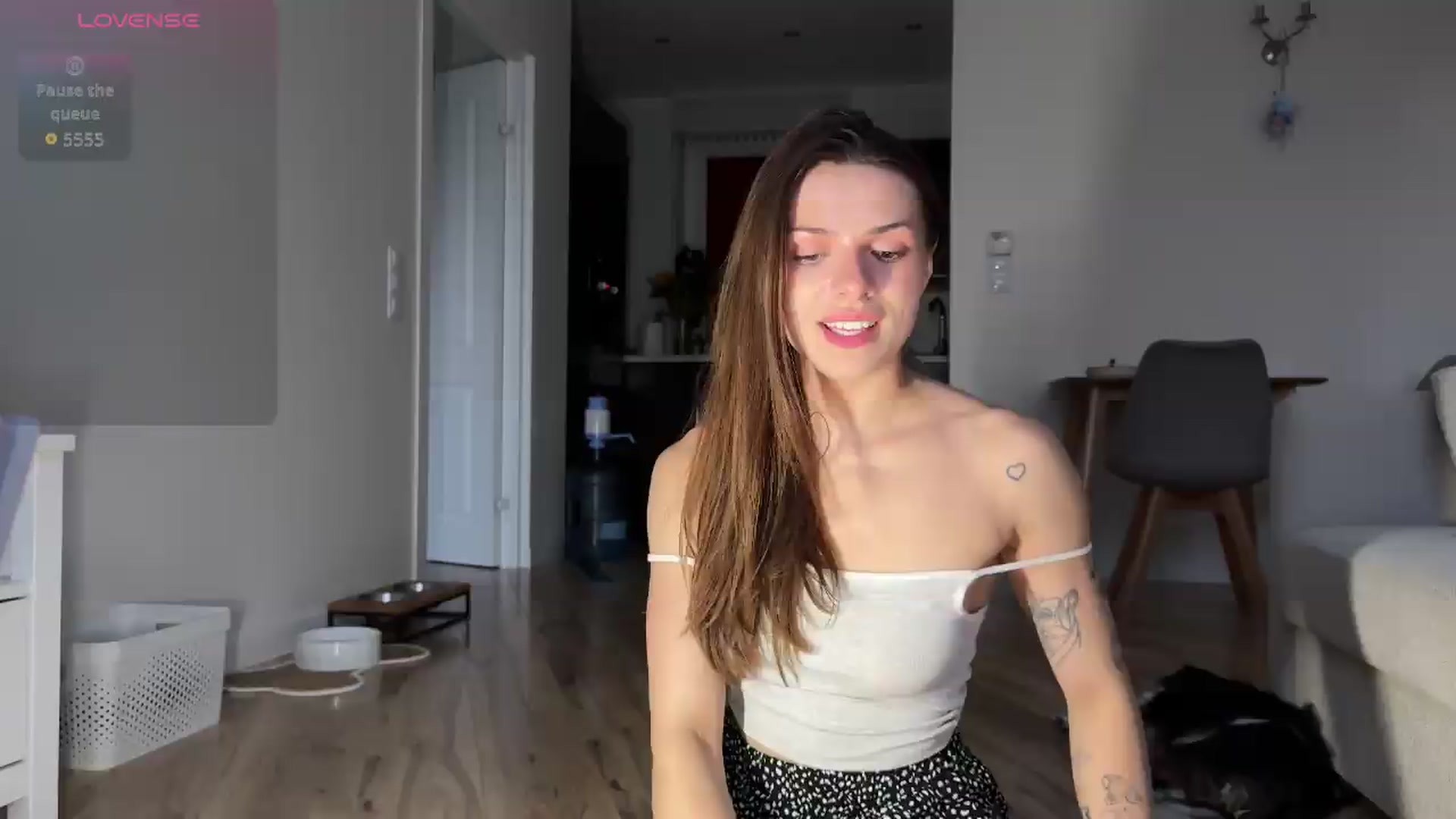 Gallery image thumbnail from AnettiRosseee's myfreecams stream on, 08/11/2026, 18:26 image 16 of 20