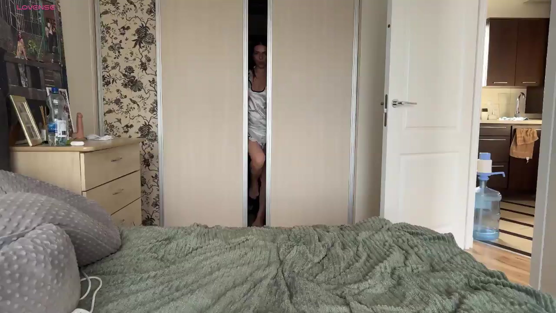 Gallery image thumbnail from AnettiRosseee's myfreecams stream on, 08/26/2026, 16:33 image 17 of 20