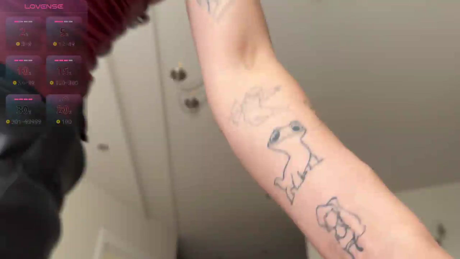 Gallery image thumbnail from AnettiRosseee's myfreecams stream on, 08/28/2026, 14:55 image 10 of 20
