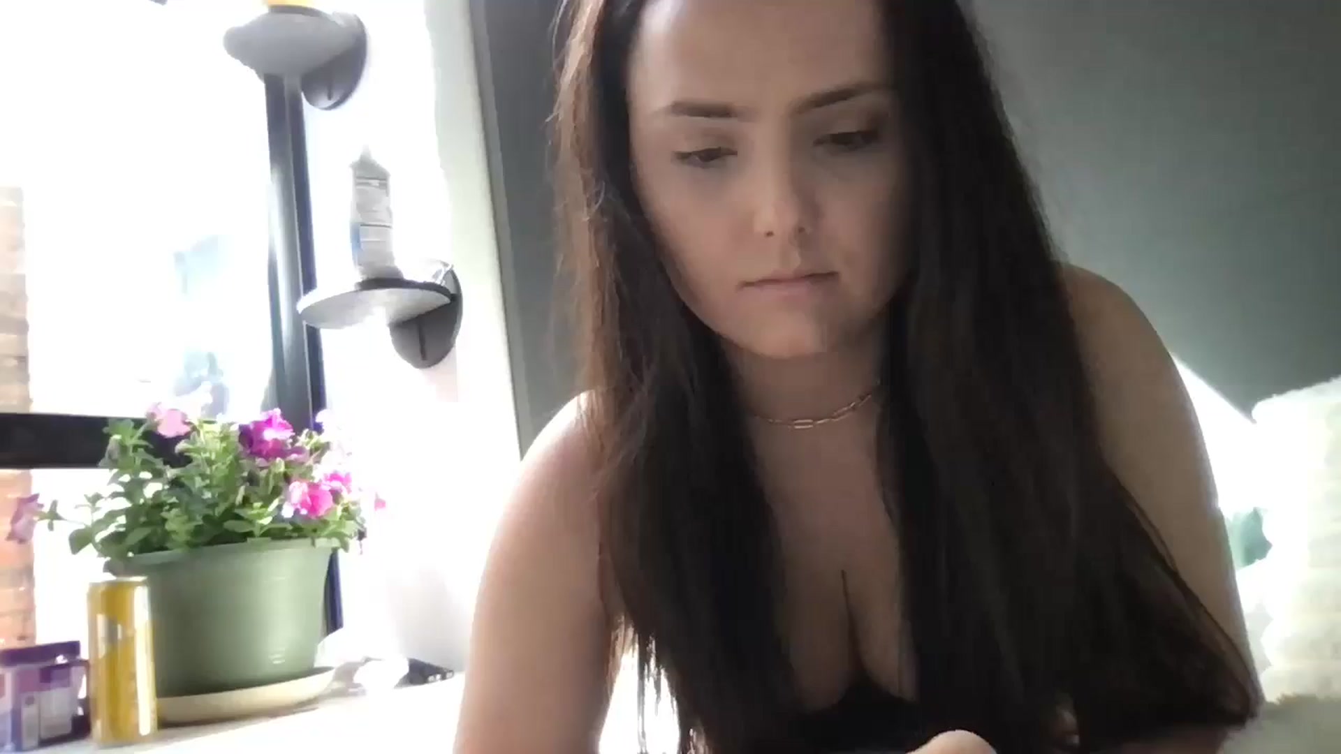 Gallery image thumbnail from Angel444's myfreecams stream on, 05/18/2025, 14:32 image 17 of 20