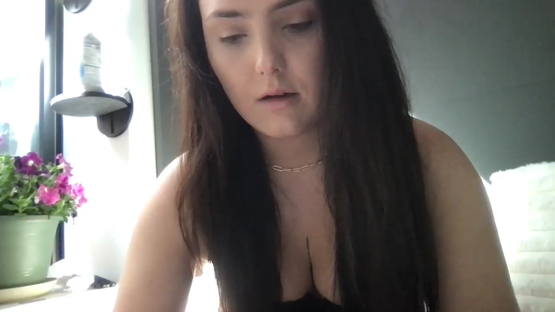 Gallery image thumbnail from Angel444's myfreecams stream on, 05/18/2025, 14:32 image 10 of 20
