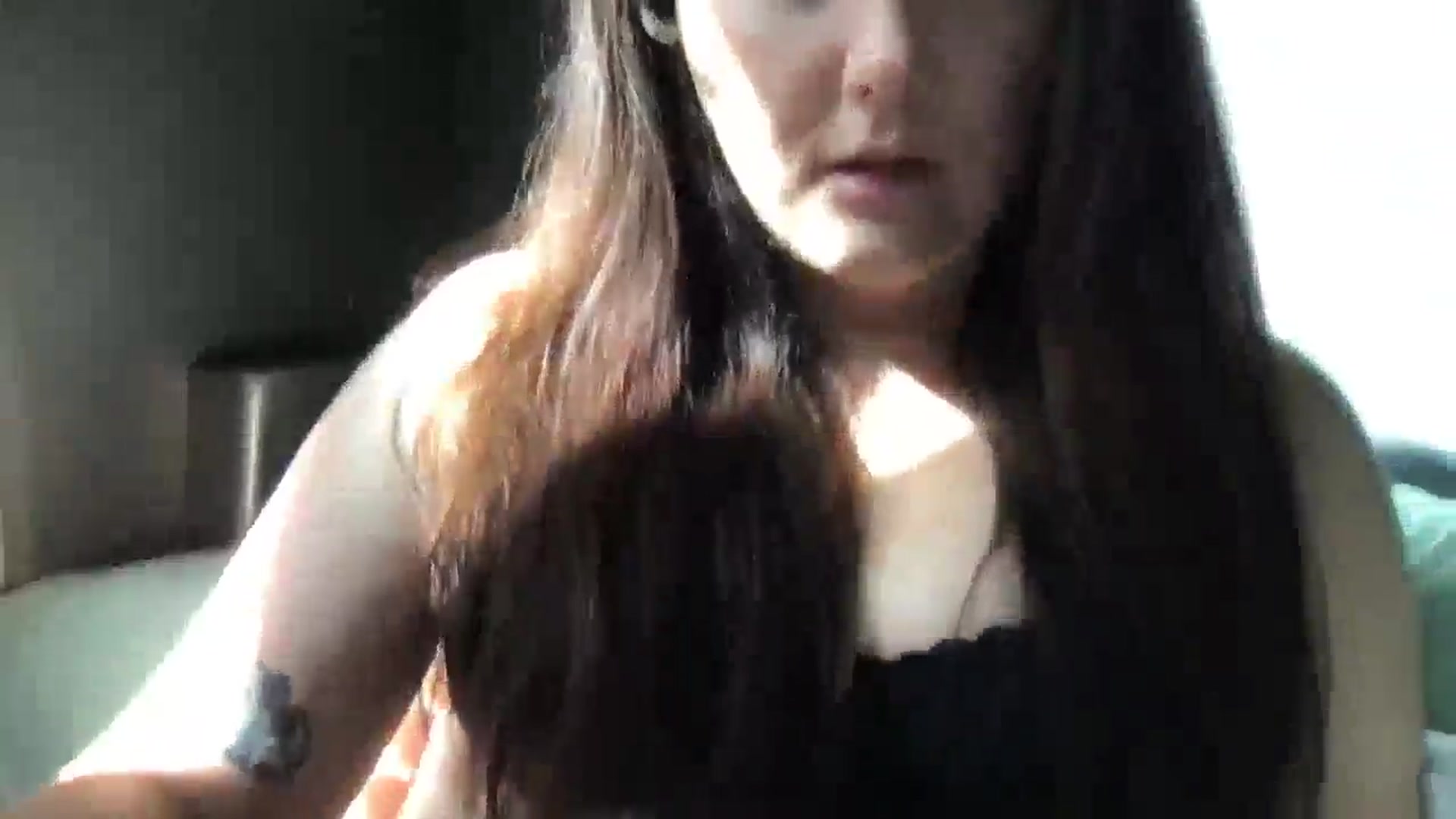 Gallery image thumbnail from Angel444's myfreecams stream on, 05/18/2025, 14:32 image 4 of 20
